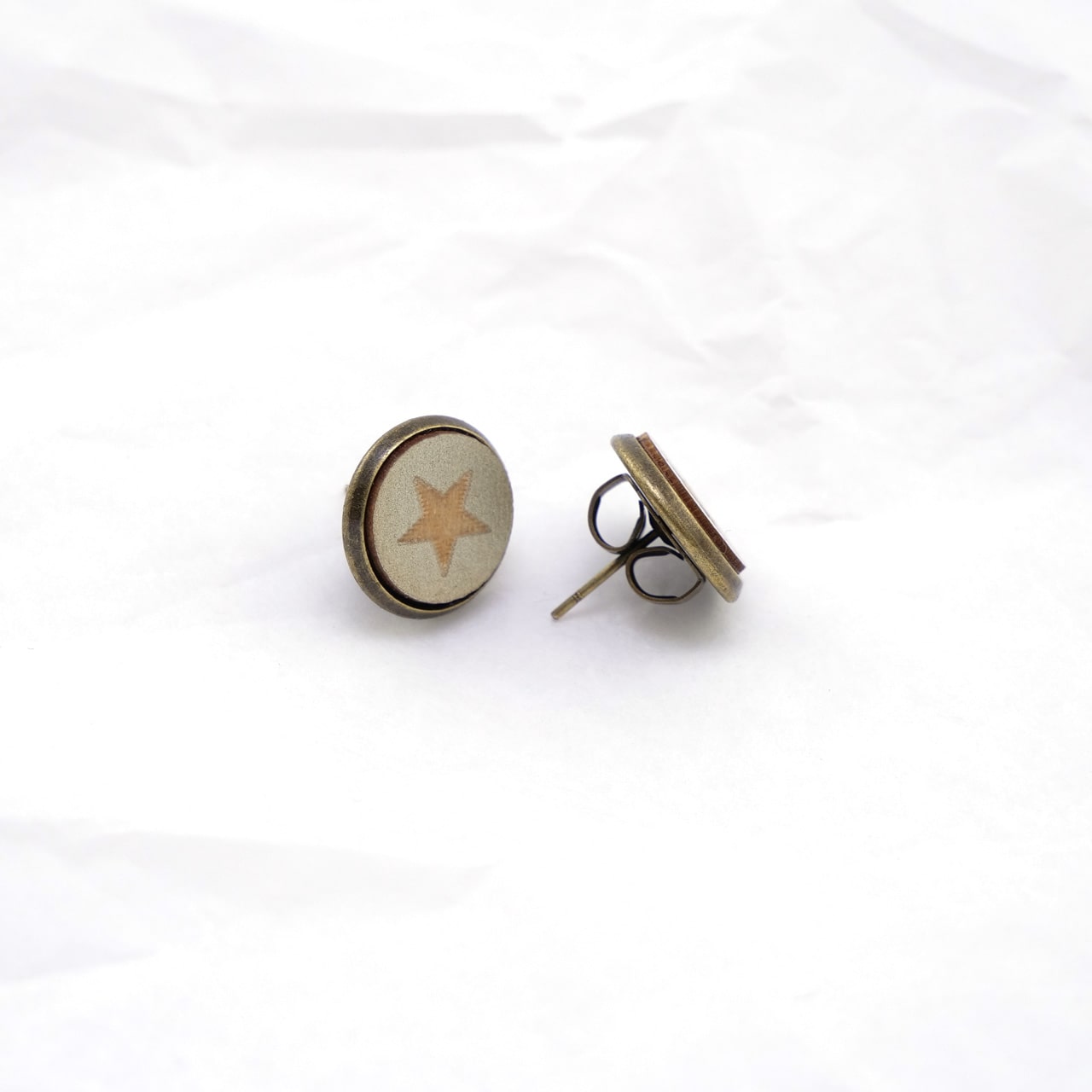 Ohrstecker Holz Stern gold Seite