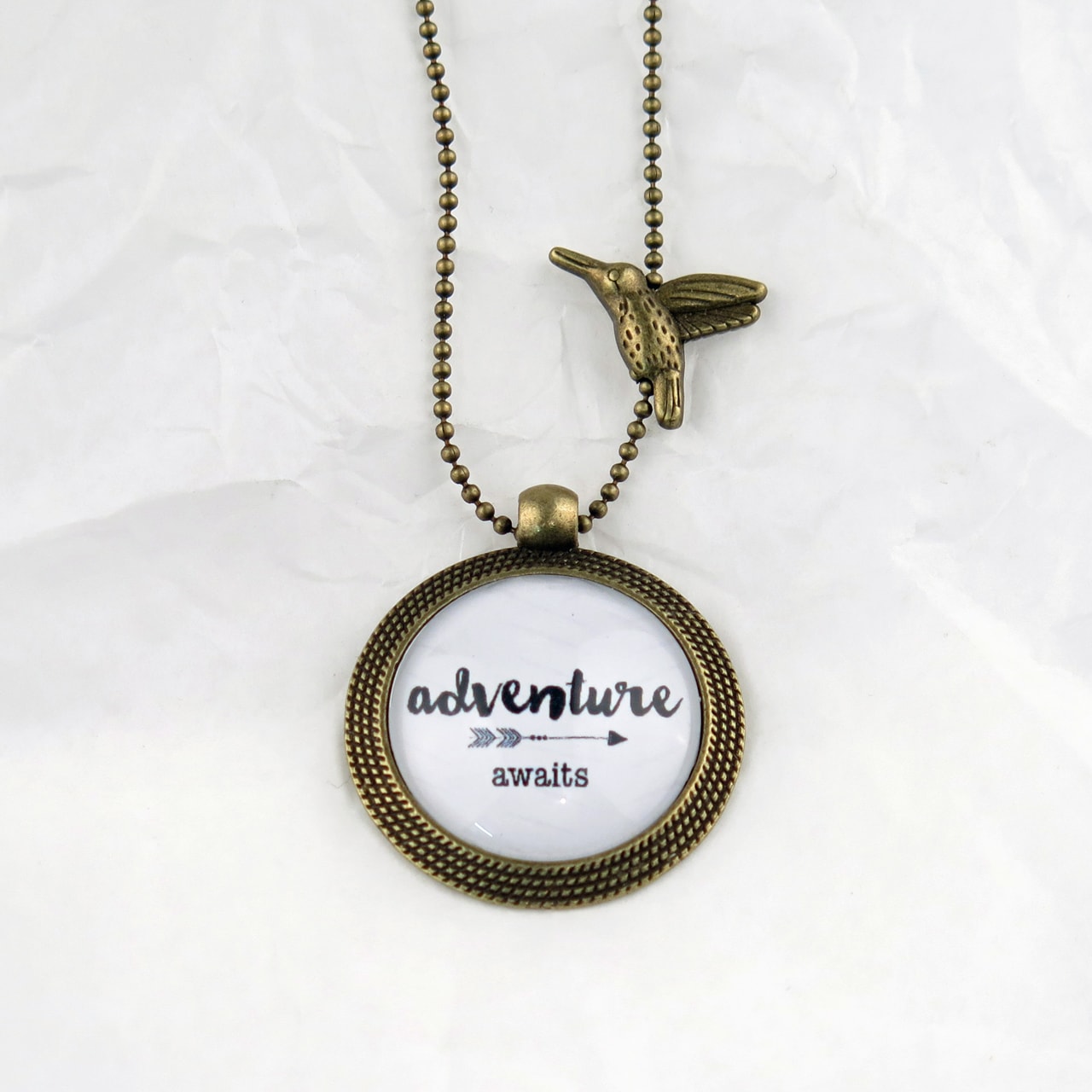 Medaillon-Halskette Adventure Awaits