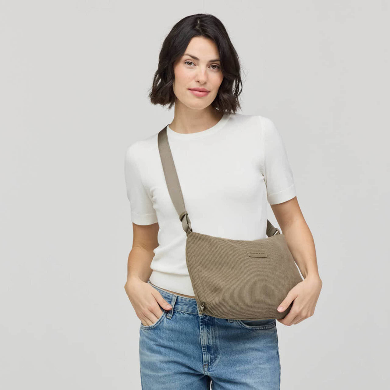 Kapten & Son Handtasche Skara small cord dusty khaki