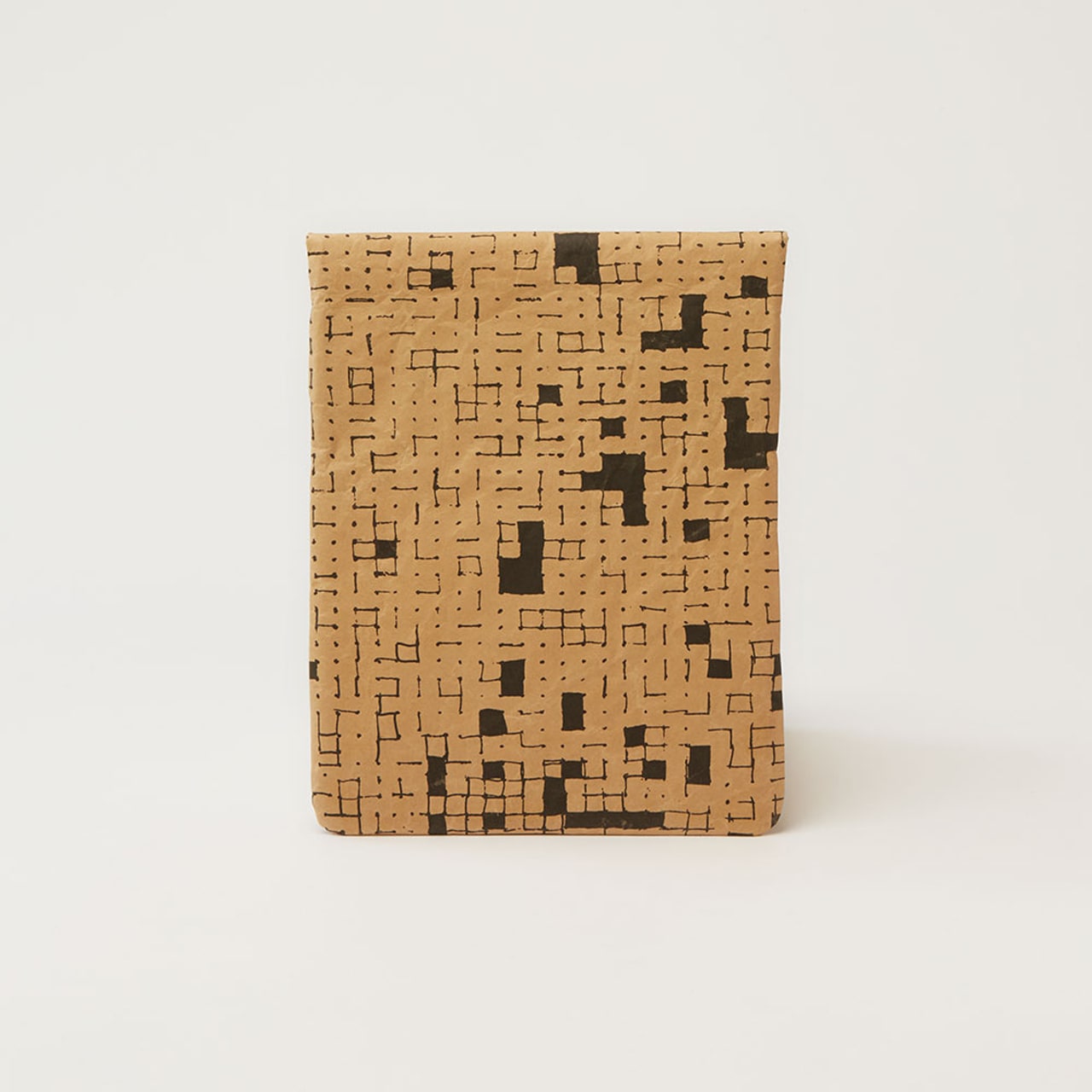 Wren Design Hülle iPad 9.7" Black Dots&Squares back