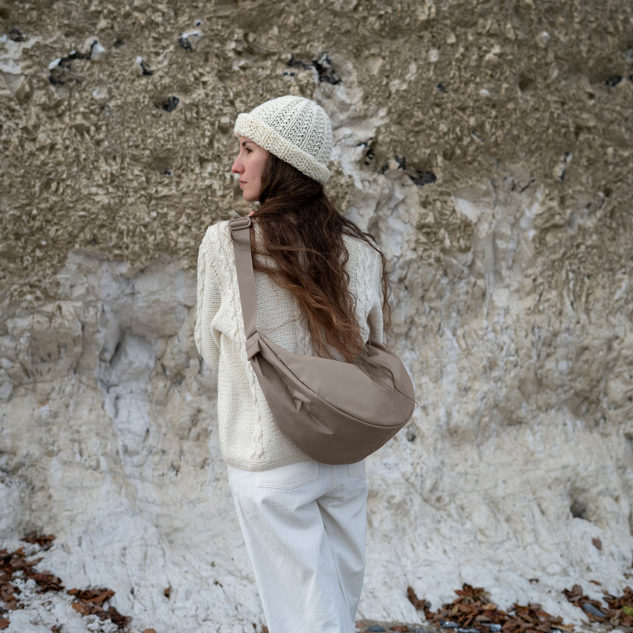 GOT BAG Moon Bag large seal Model 1