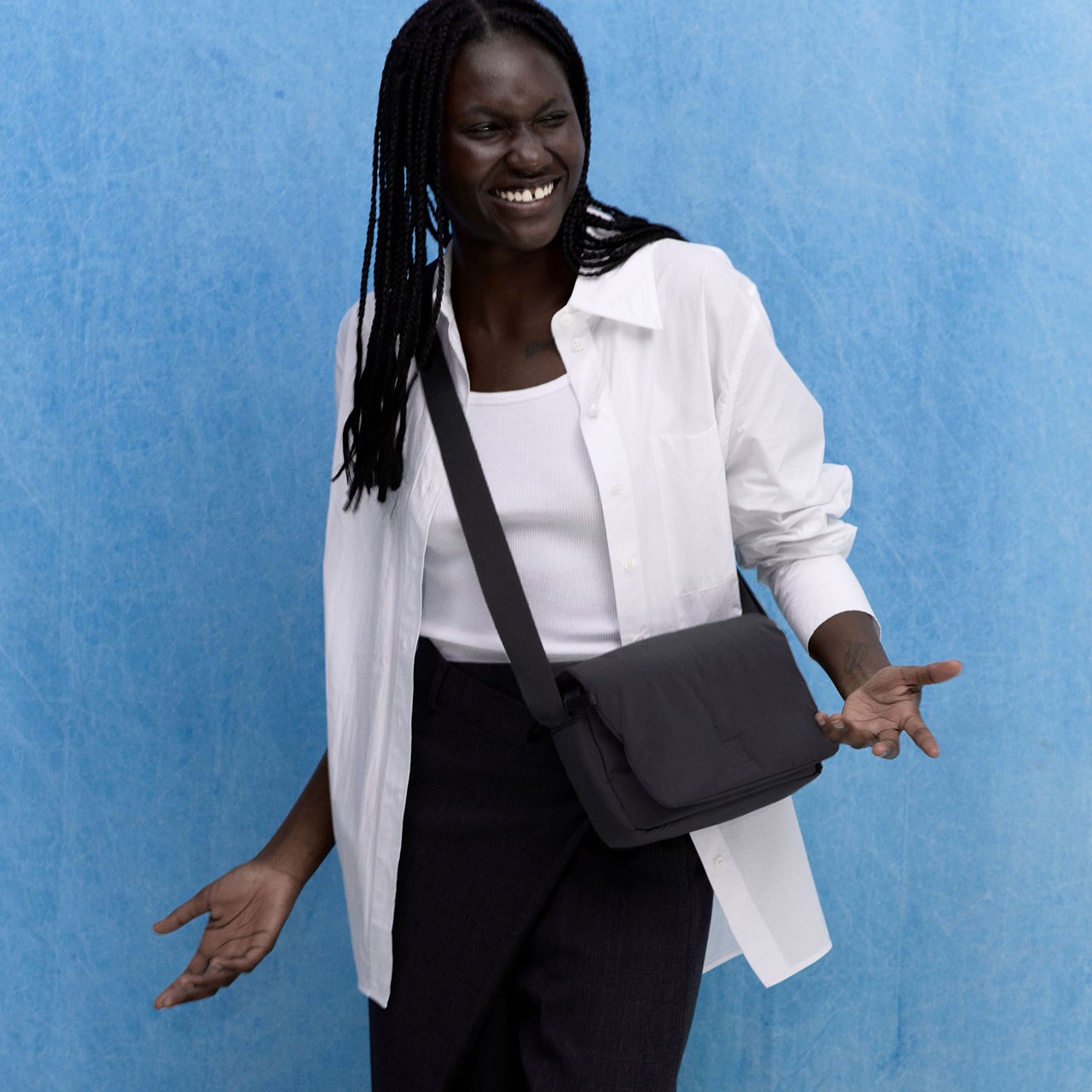 GOT BAG Cloud Crossbody Bag black mono Model 3