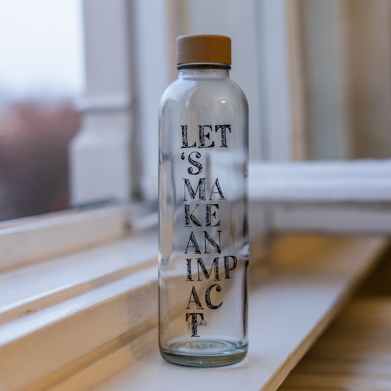 CARRY Flasche Impact 0,7l an Fenster