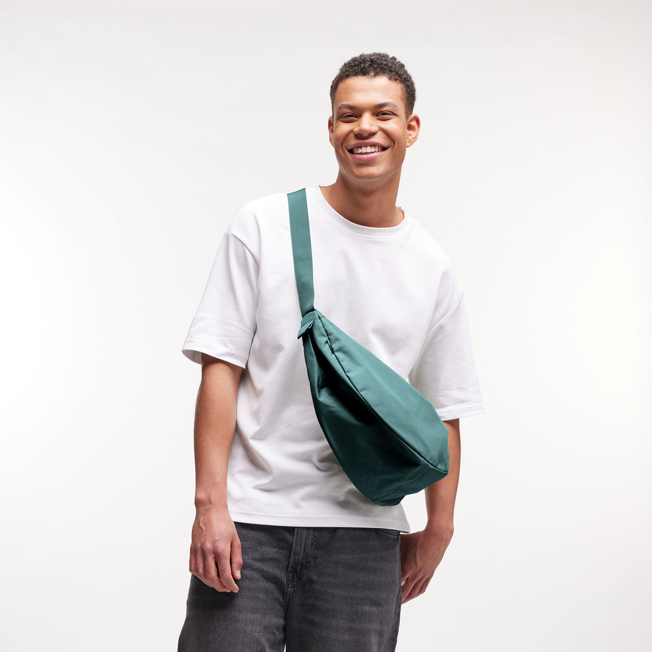 GOT BAG Moon Bag large sea teal Model 1