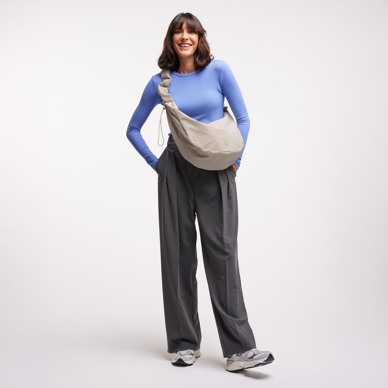 GOT BAG Moon Bag ruffle soft shell mono Model 4