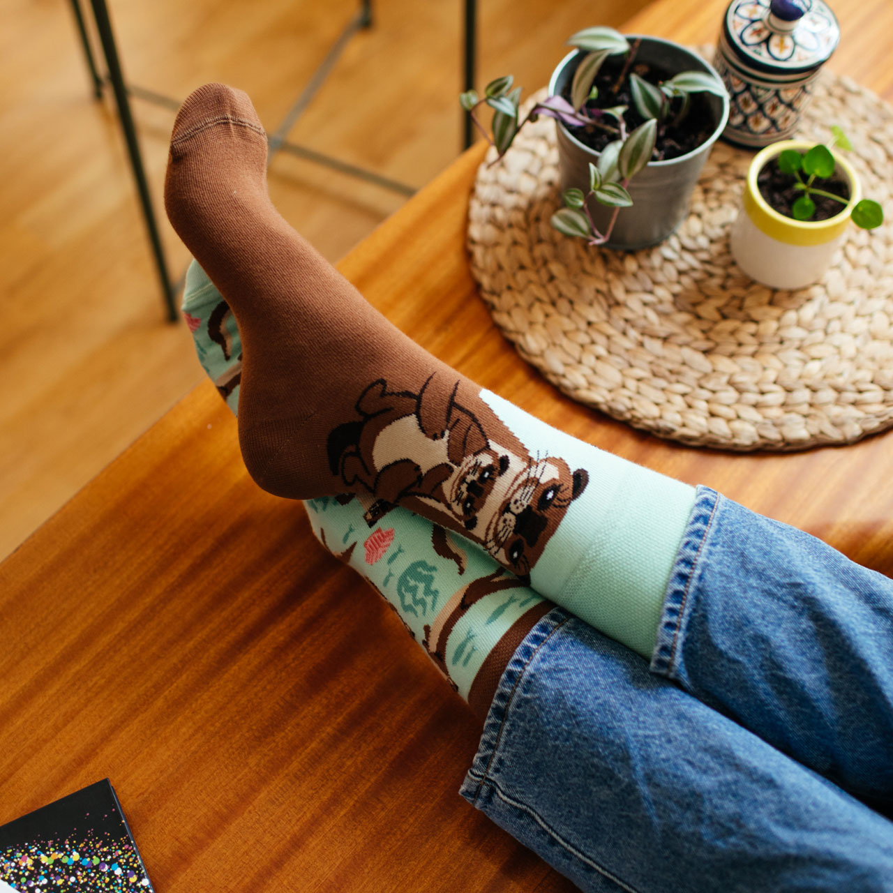 Many Mornings Socken Otter Stories Style