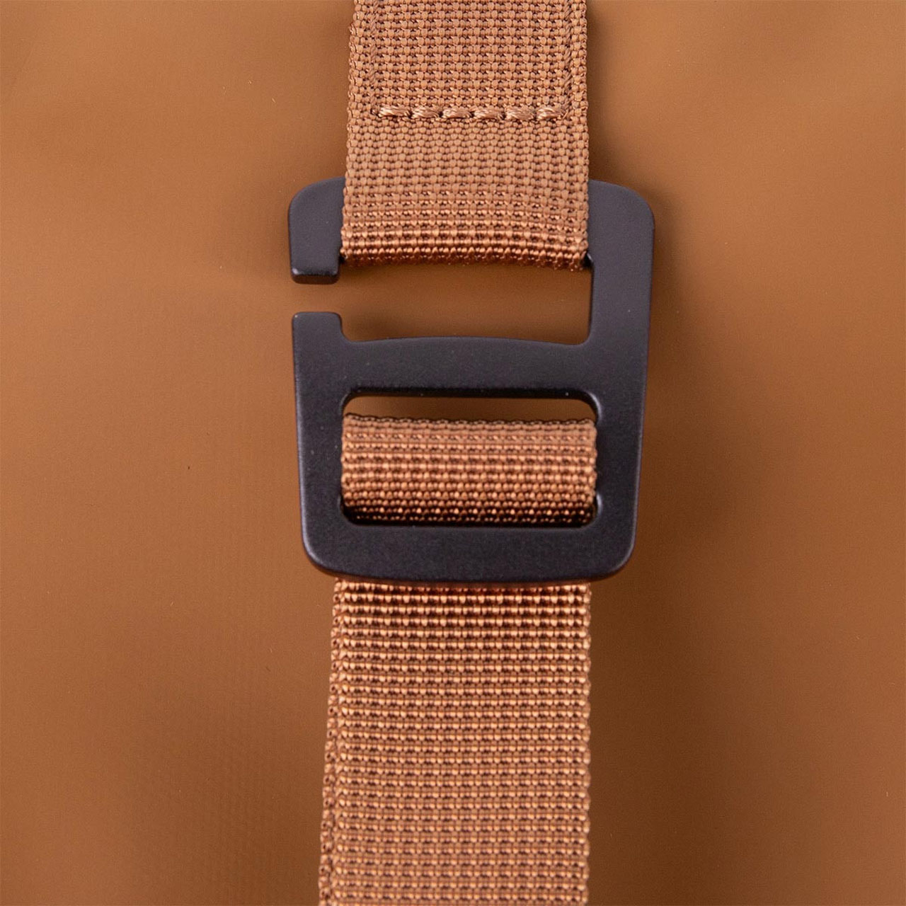 Alaskan Maker Rucksack Sitka havana Verschluss