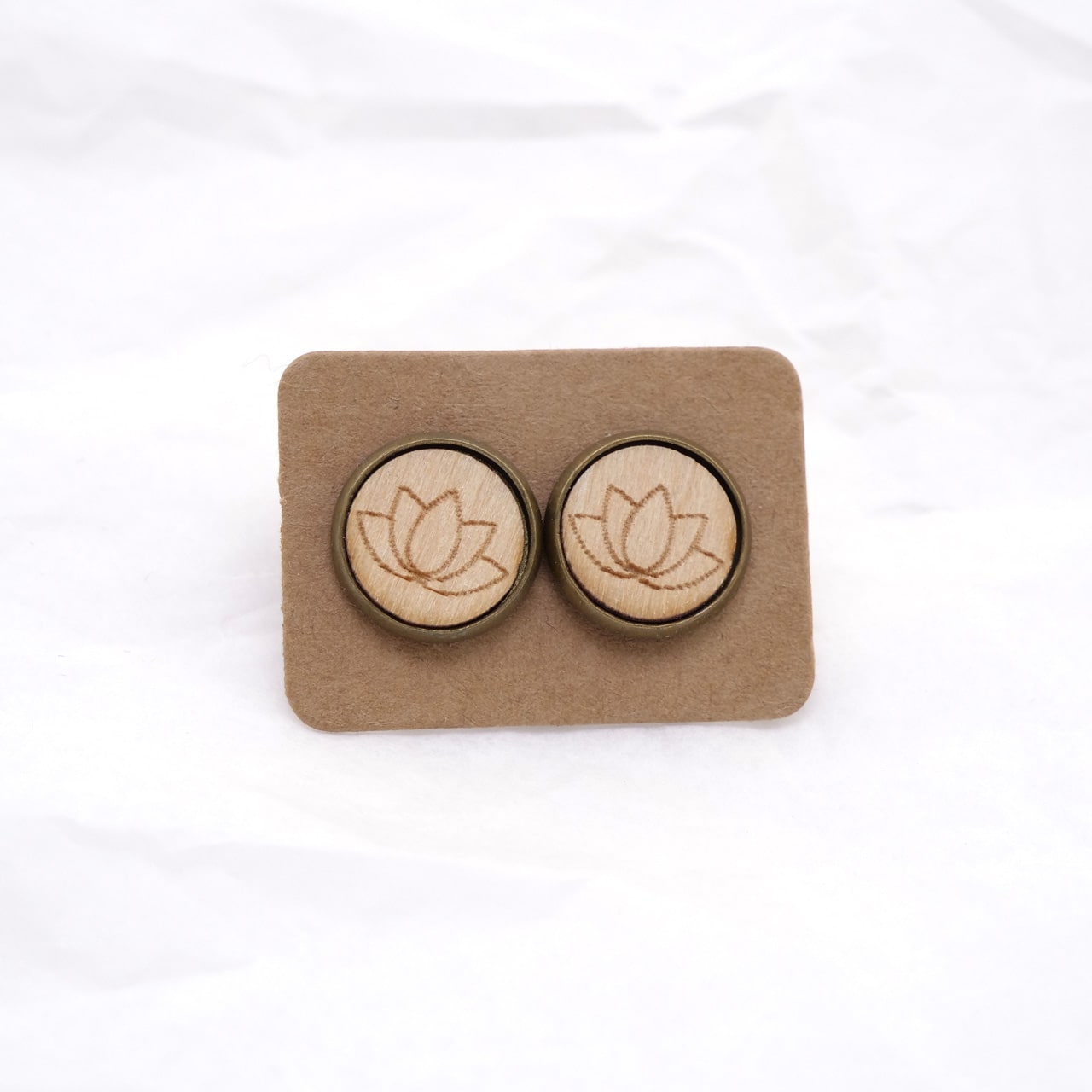 Ohrstecker Holz Lotus natur Karton