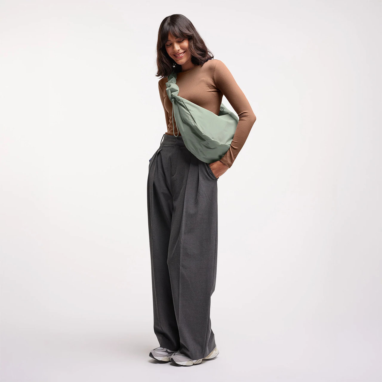 GOT BAG Moon Bag ruffle bass mono Model 1