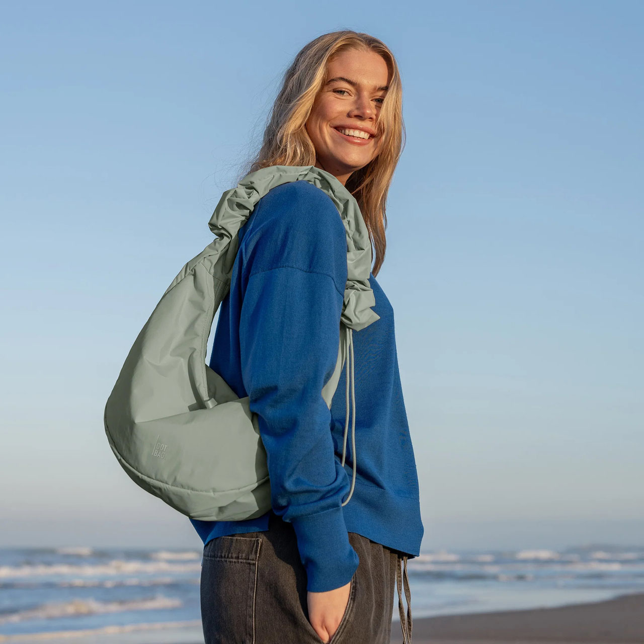 GOT BAG Moon Bag ruffle bass mono Model 2