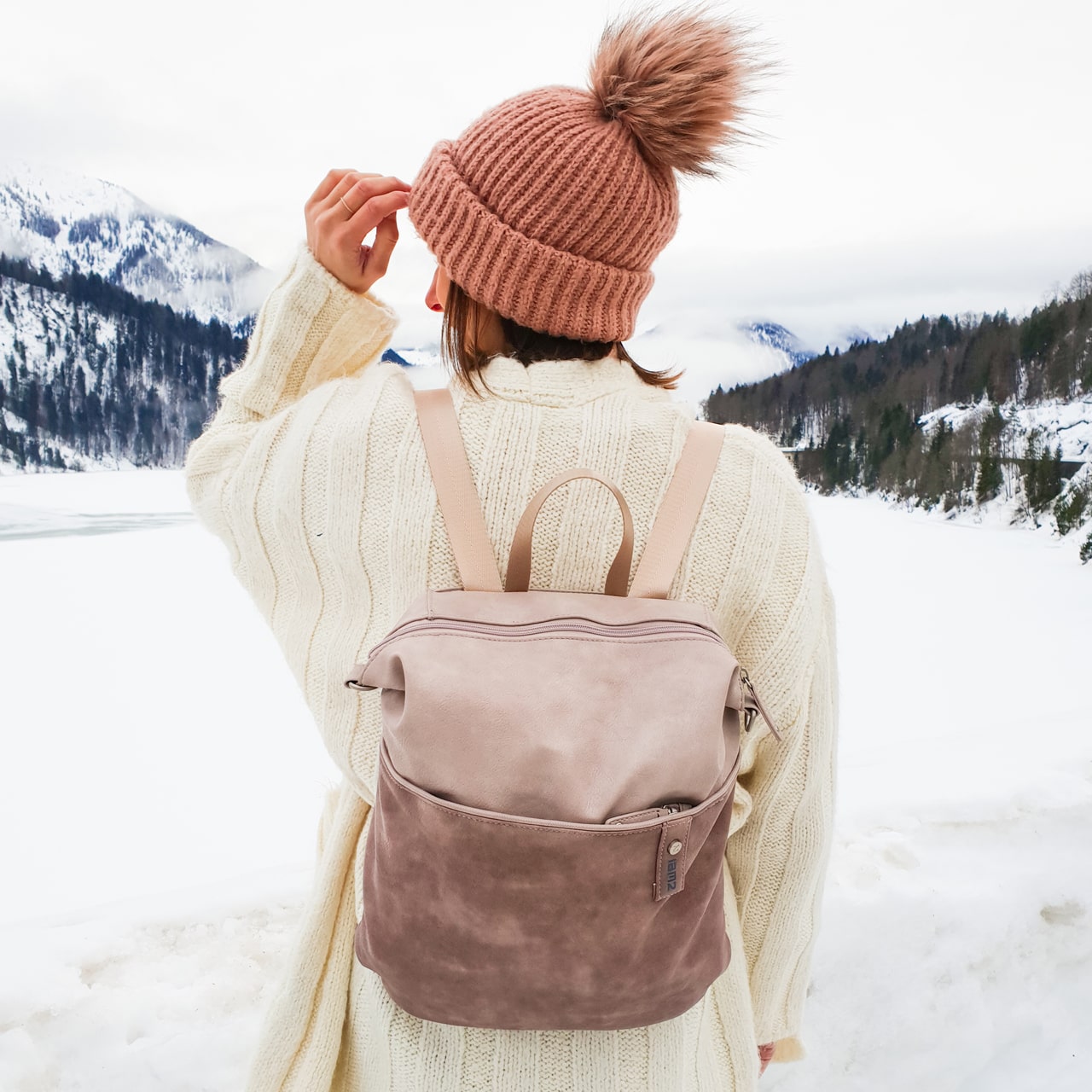 ZWEI Rucksack Jana JR14 powder mit Model