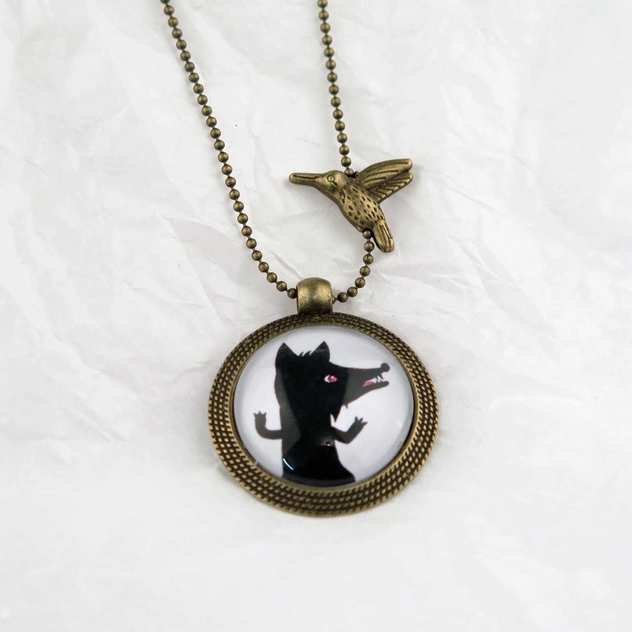 Medaillon-Halskette Wolf