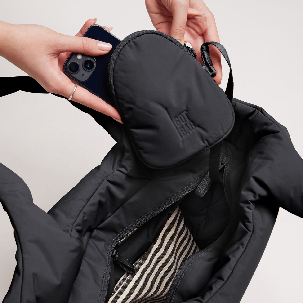 GOT BAG Cloud Tote bag black mono Pouch