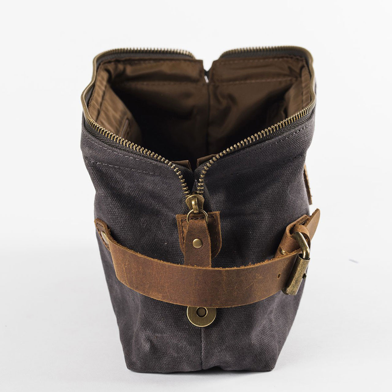 Alaskan Maker Necessaire K2 black Seite offen