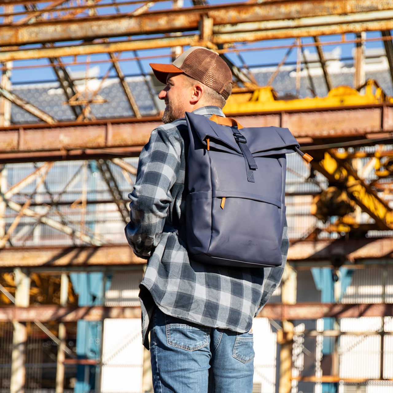 Alaskan Maker Rucksack Sitka navy Model 2