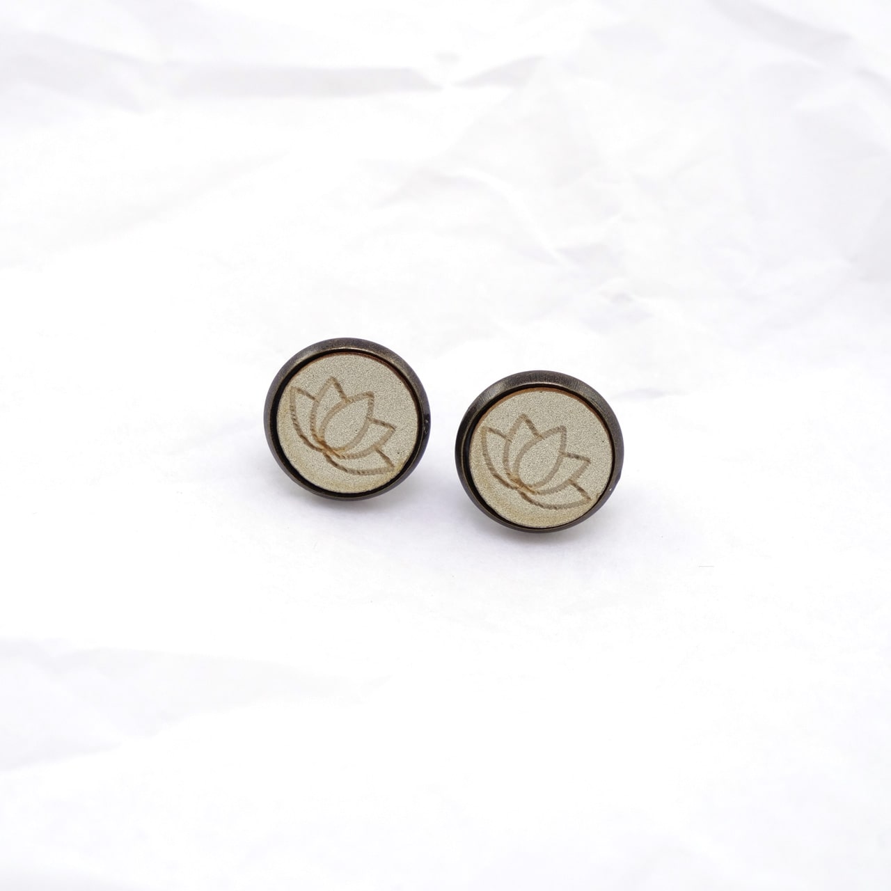 Ohrstecker Holz Lotus gold front