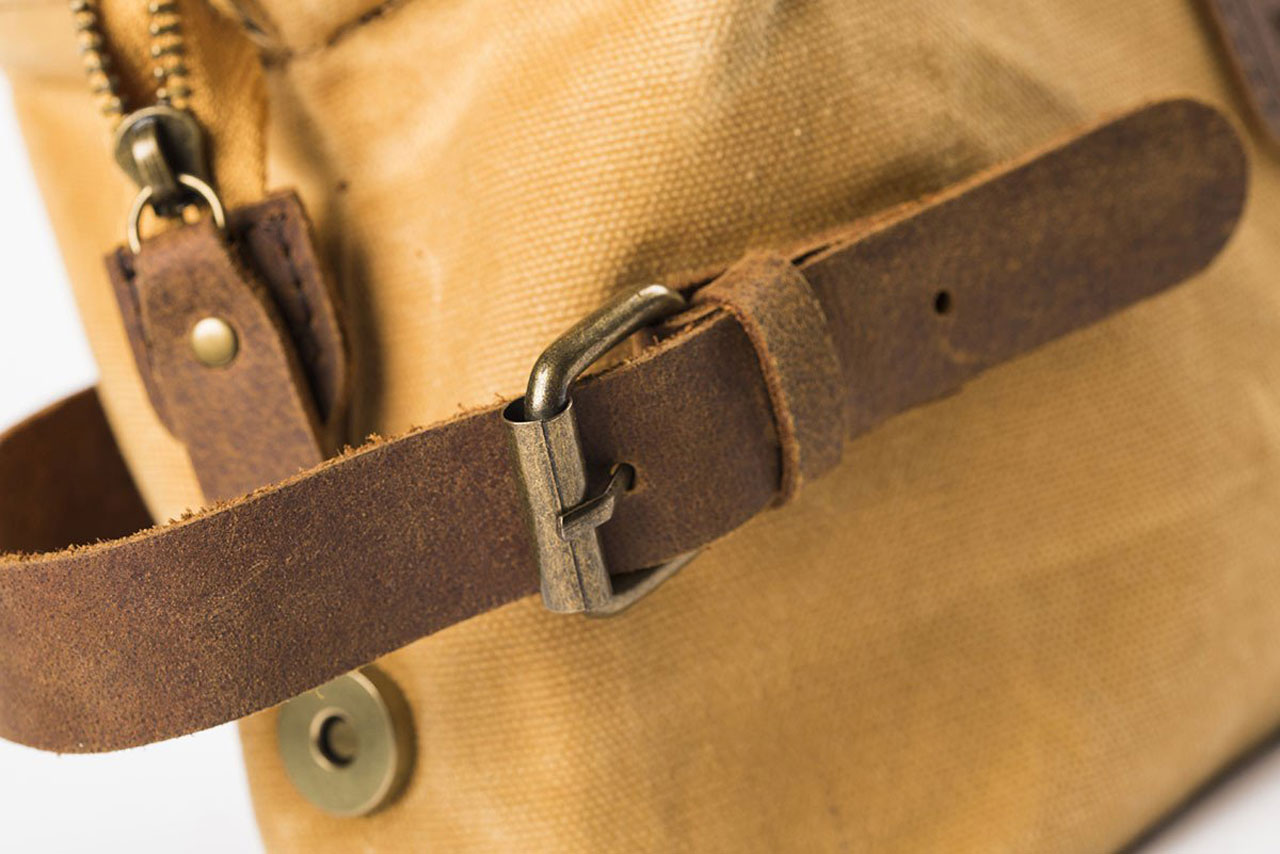 Alaskan Maker Necessaire K2 senf Henkel Seite