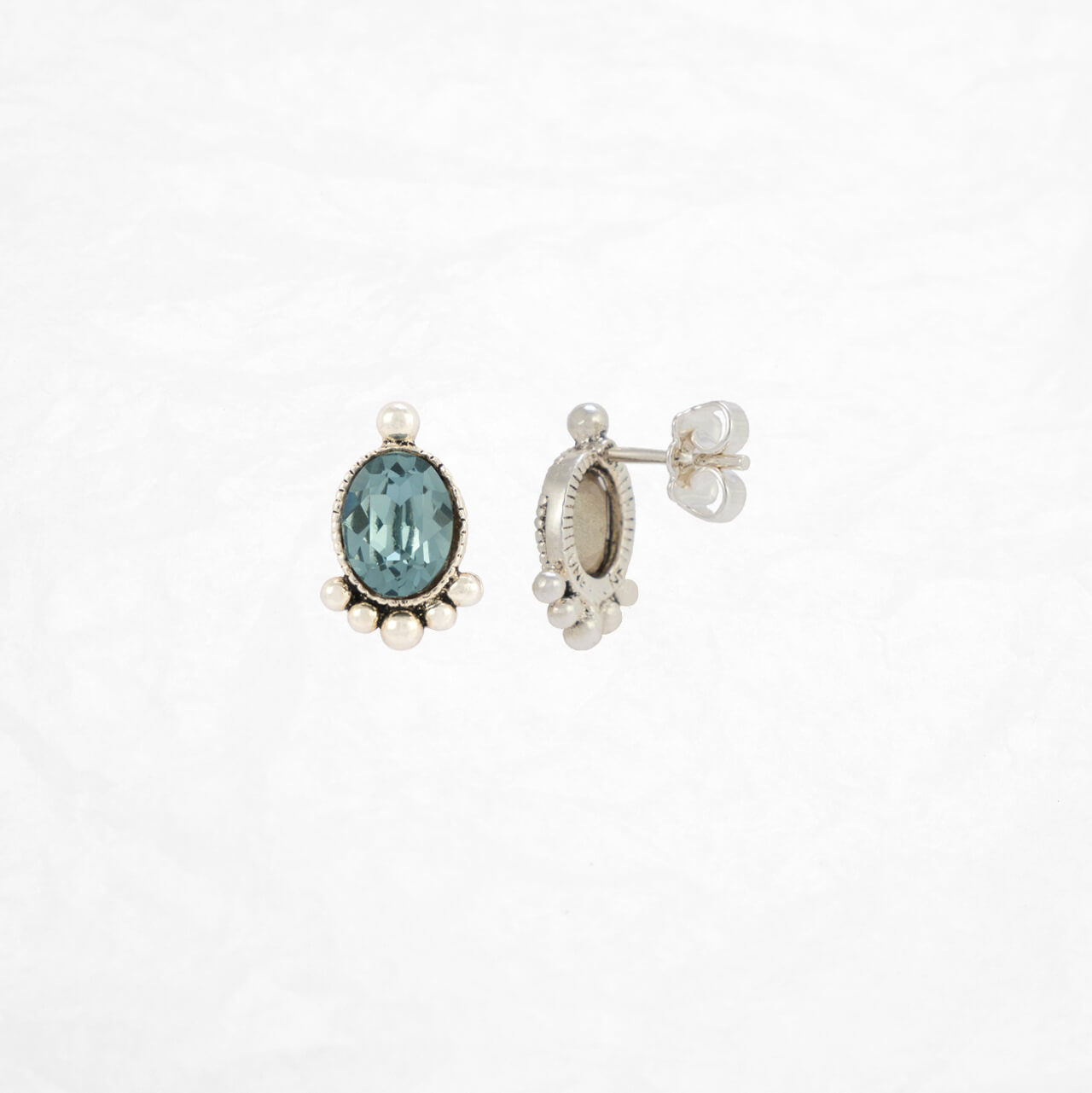 Une Ligne Ohrstecker oval versilbert indian sapphire front + back