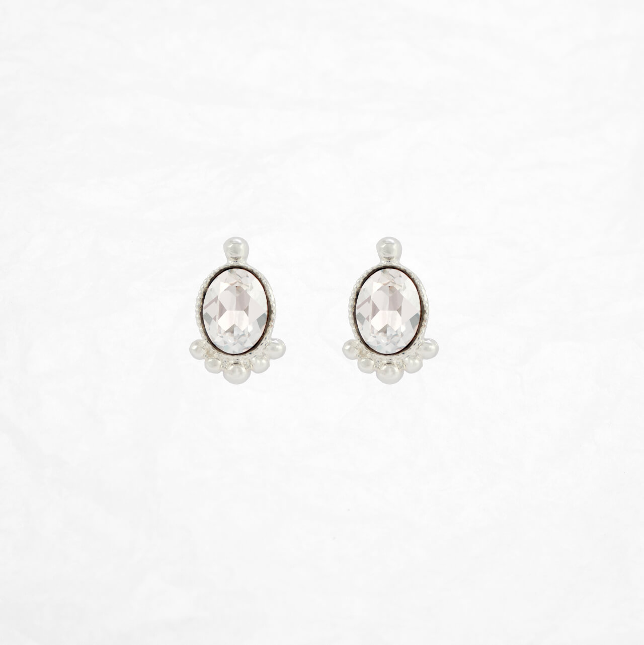 Une Ligne Ohrstecker oval versilbert silbergrau