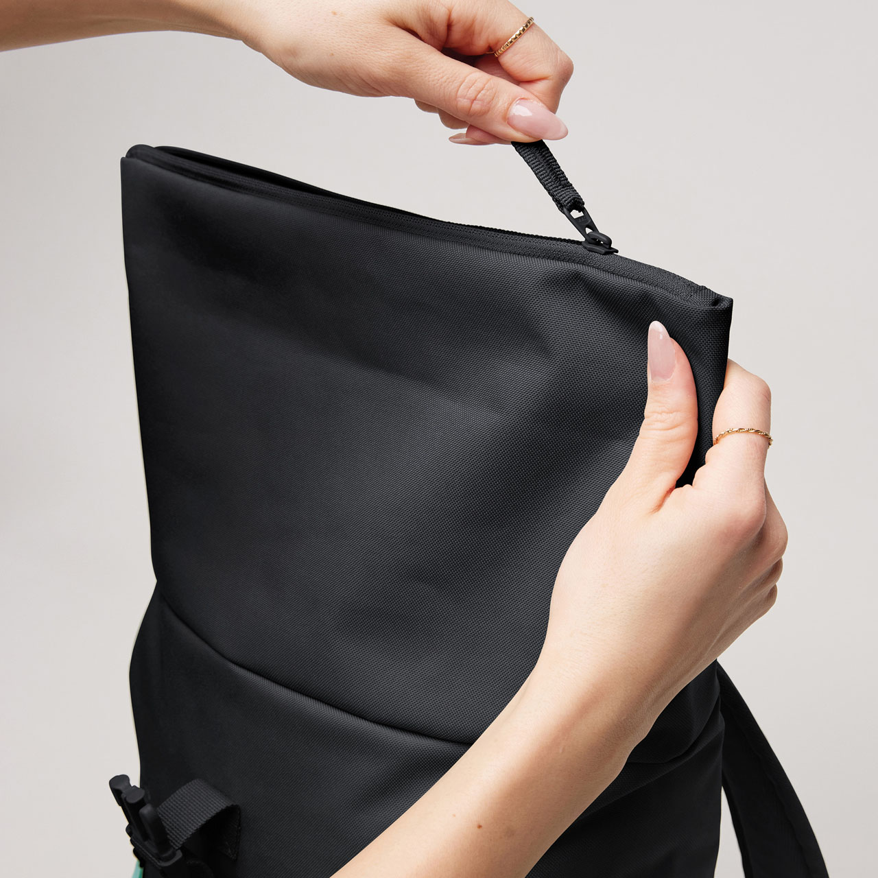 GOT BAG Rolltop easy small black Reissverschluss