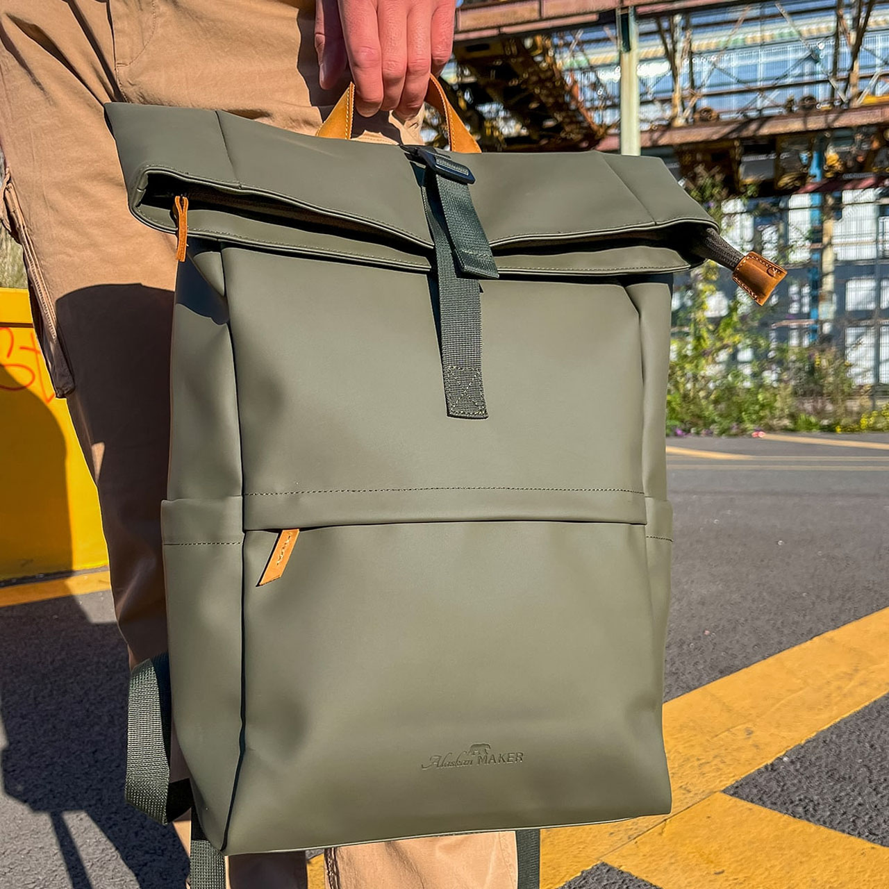 Alaskan Maker Rucksack Sitka grün Model 2
