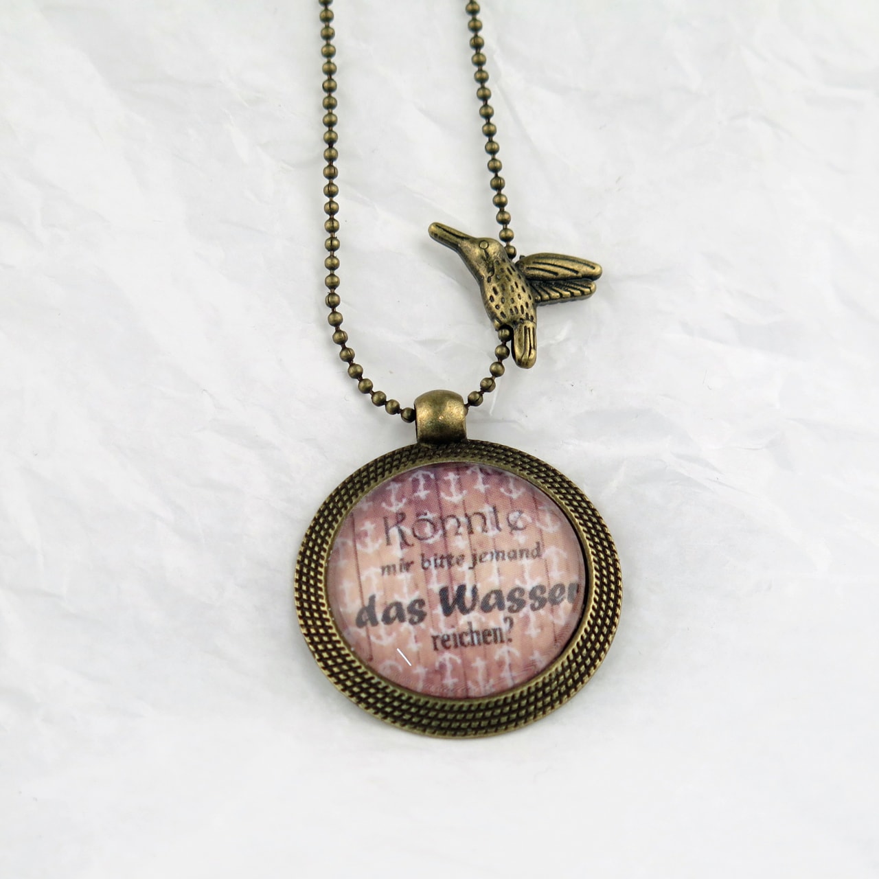 Medaillon-Halskette Wasser reichen