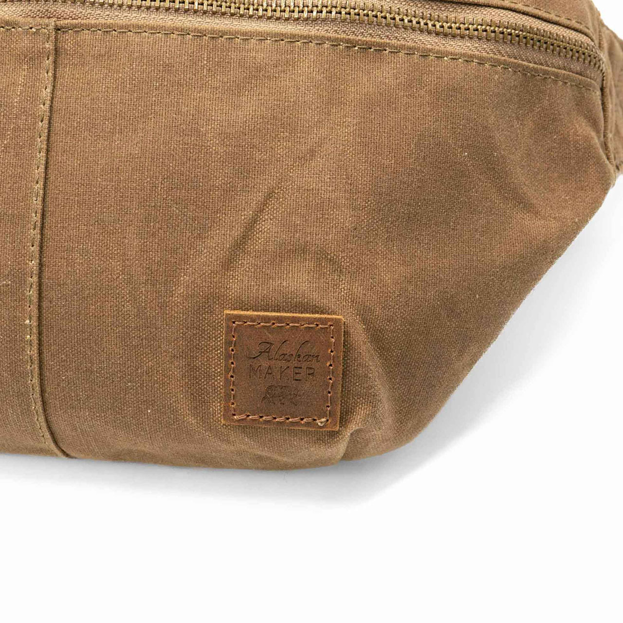 Alaskan Maker Bauchtasche Sling sand Logo