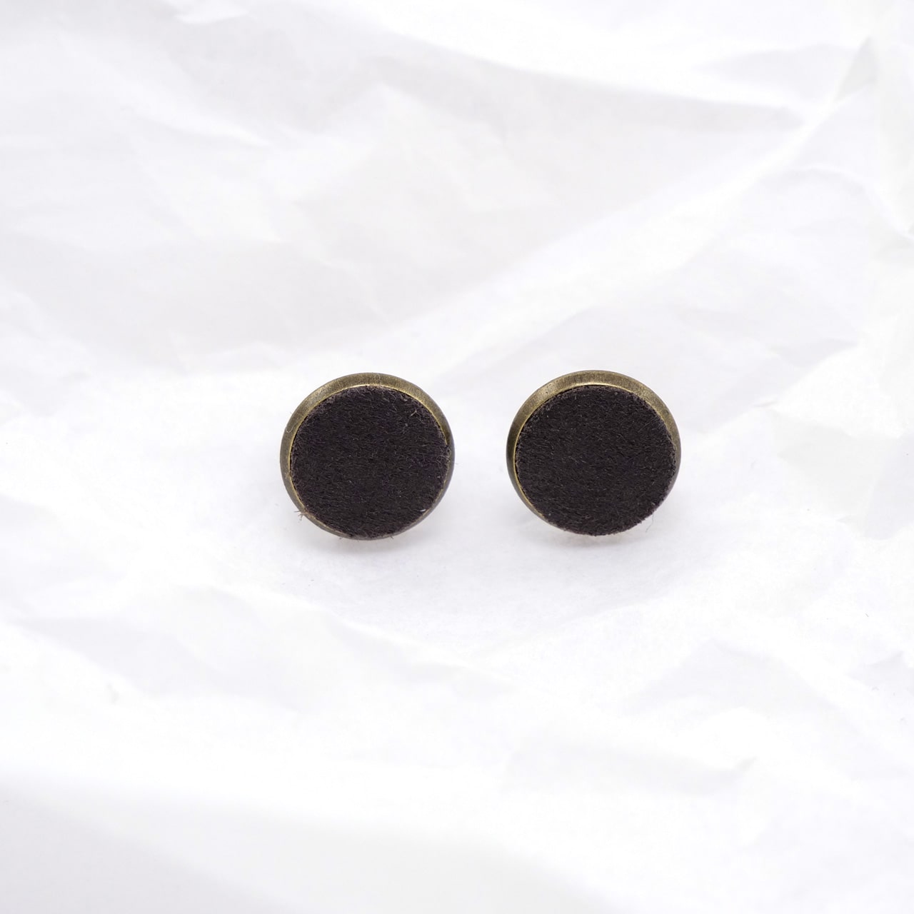 Ohrstecker Wildleder braun front