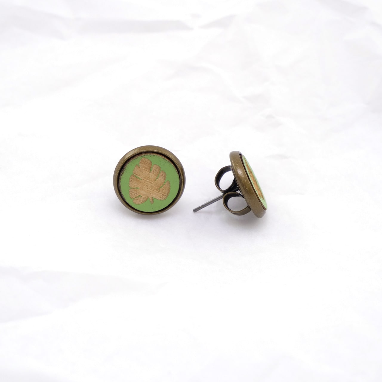 Ohrstecker Holz Blatt grün Seite