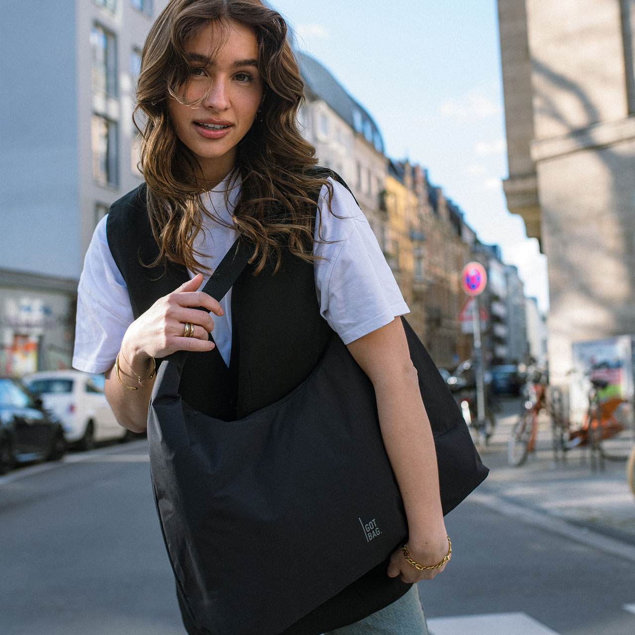 GOT BAG T-shape bag large black mono mood