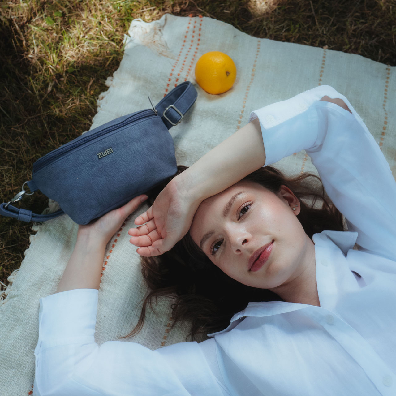 ZWEI Tasche Mademoiselle MH4 nubuk sky Model