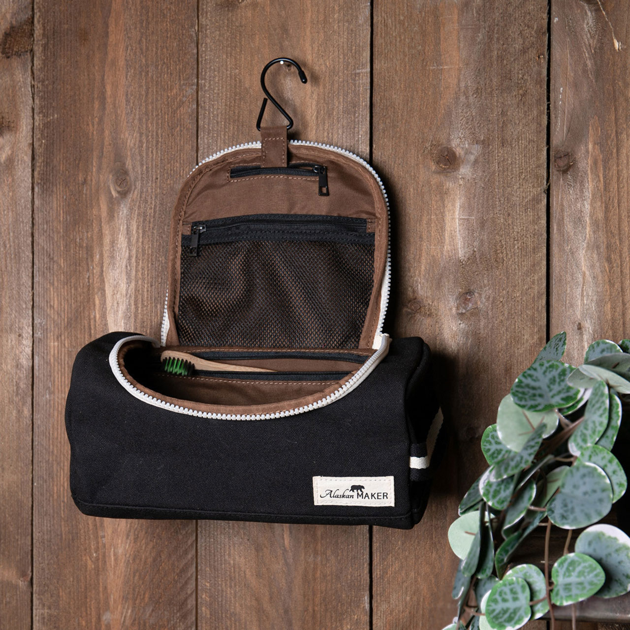 Alaskan Maker Necessaire Kenai black Szene