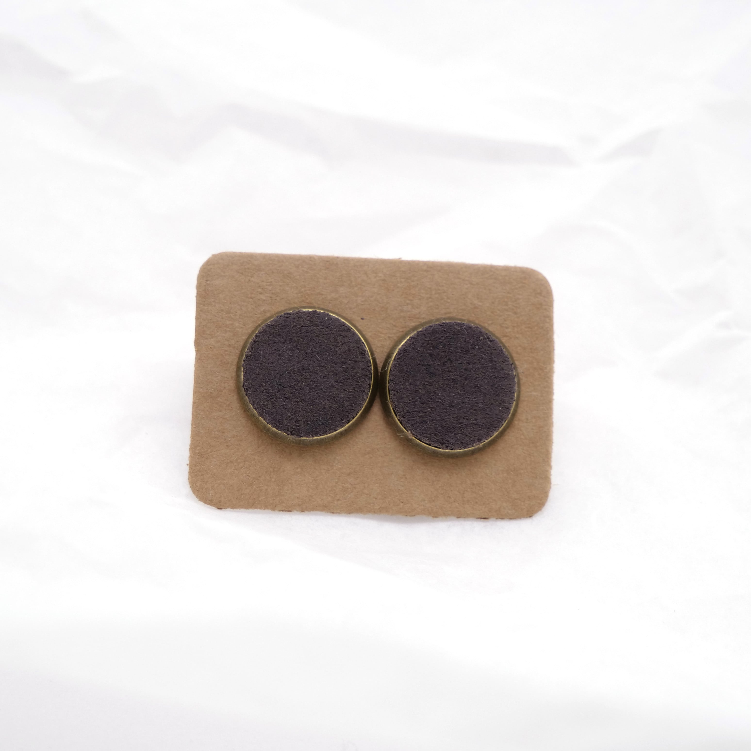 Ohrstecker Wildleder braun Karton