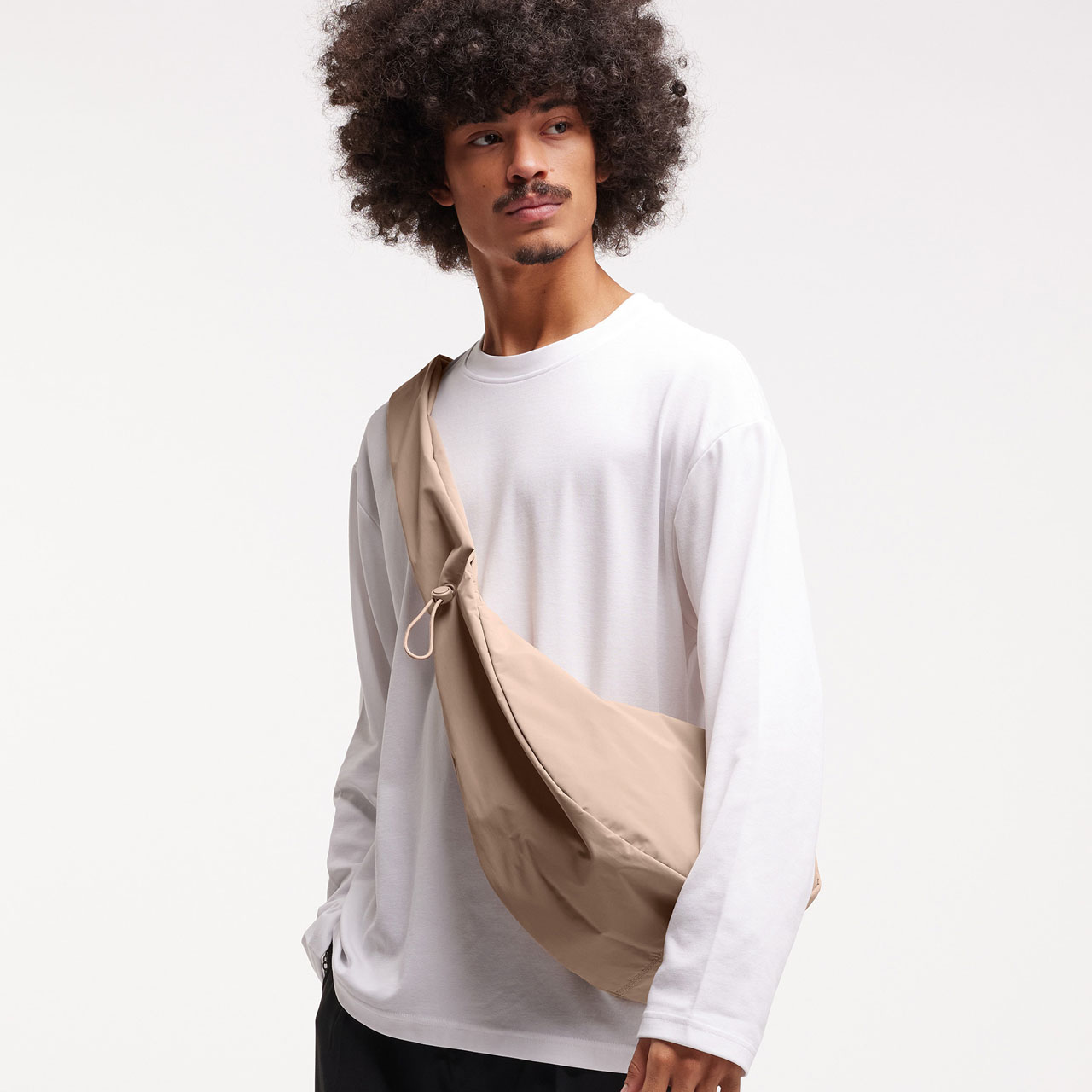 GOT BAG Moon Bag ruffle sandbar mono Model 2