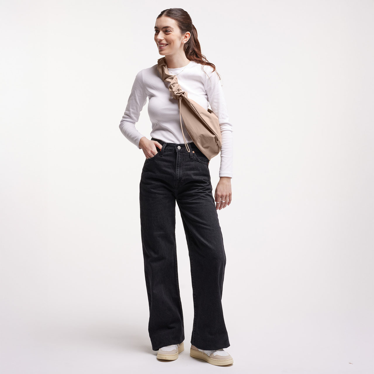 GOT BAG Moon Bag ruffle sandbar mono Model 1