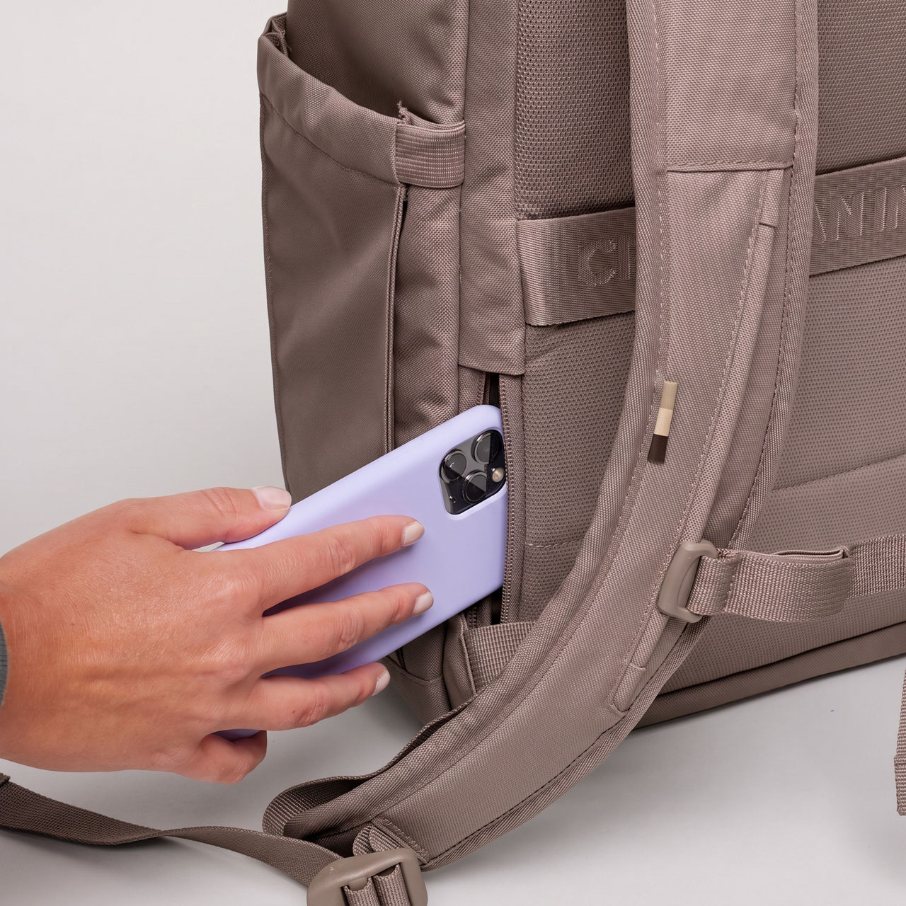 GOT BAG Serene Pack oyster mono